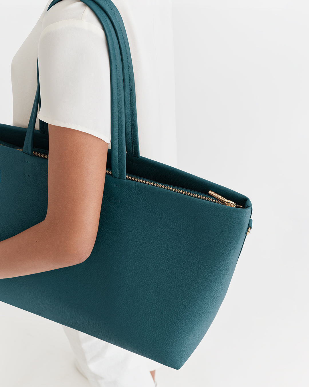 Classic Easy Zipper Tote